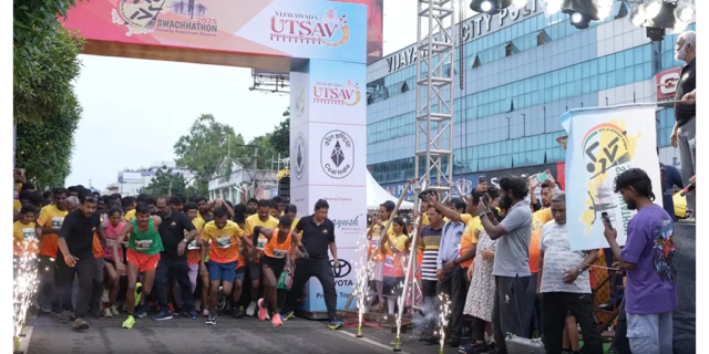 Swachhathon Race8-start Swachhathon 2025 Marathon Run by Amaravati Runners in Vijayawada